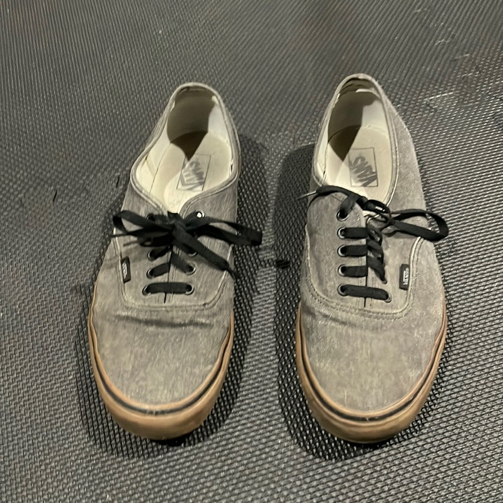 Men’s size 13 black vans.